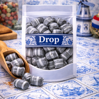 Holland Foodz dropkussentjes, oud Hollandse zwart-witte drop kussentjes, traditionele harde dropsnoepjes van Holland Foodz, nostalgisch zwart-wit suikerwerk